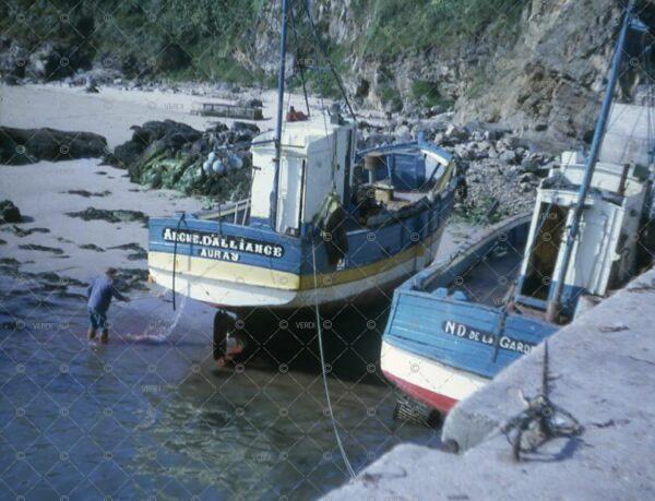 Bateaux pêche carène port île Houat