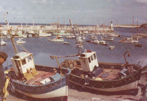 Bateaux pêche sec port