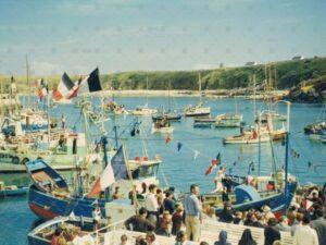 Embarquement bord bateaux procession 15 août Assomption houat