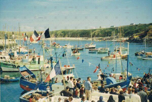 Embarquement bord bateaux procession 15 août Assomption houat