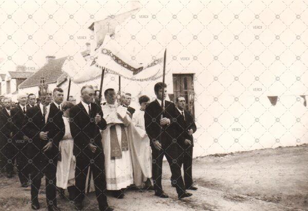 Saint-Sacrement dais procession