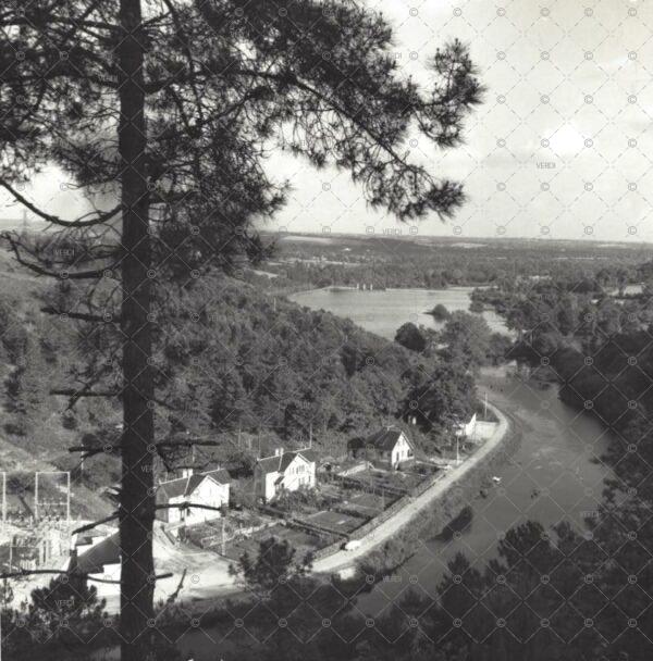 rives lac guerledan barrage morbihan 1960